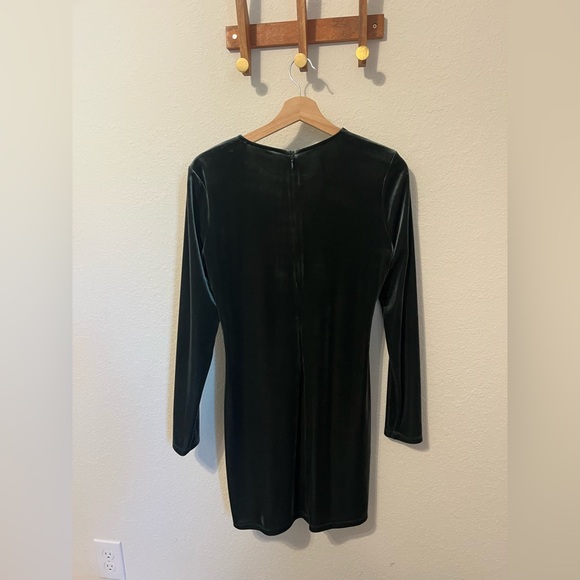 Gianni Bini Pam Velvet Mini Dress in Hunt Green Size Medium - Picture 6 of 7